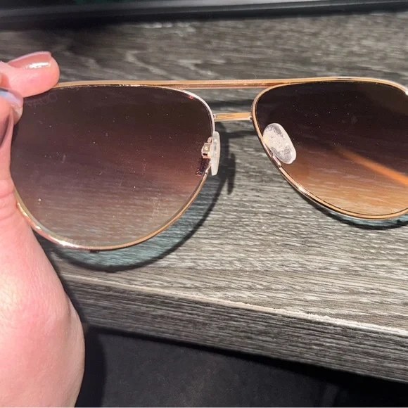 Quay x desi High key mini sunglasses - Picture 5 of 8